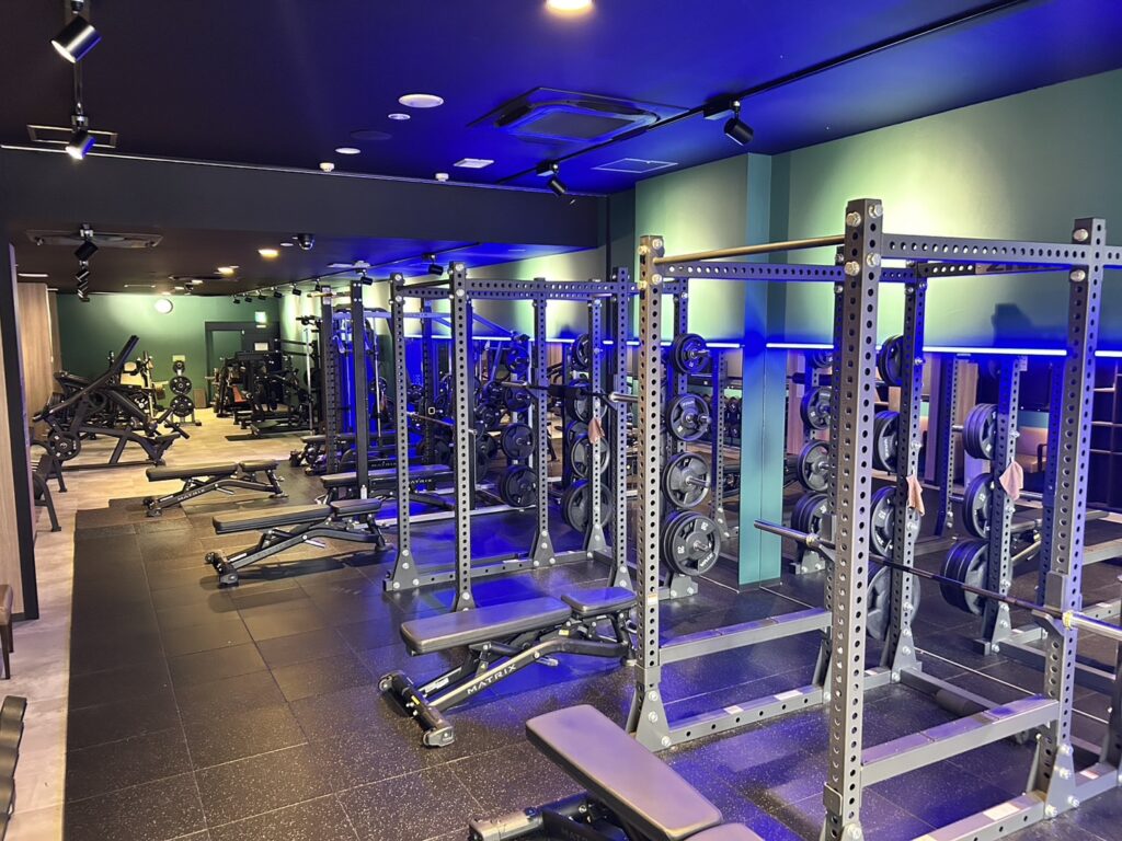 ☆ジムエリア
施設利用無料の特典付き！
働きながら身体を鍛えることができます！